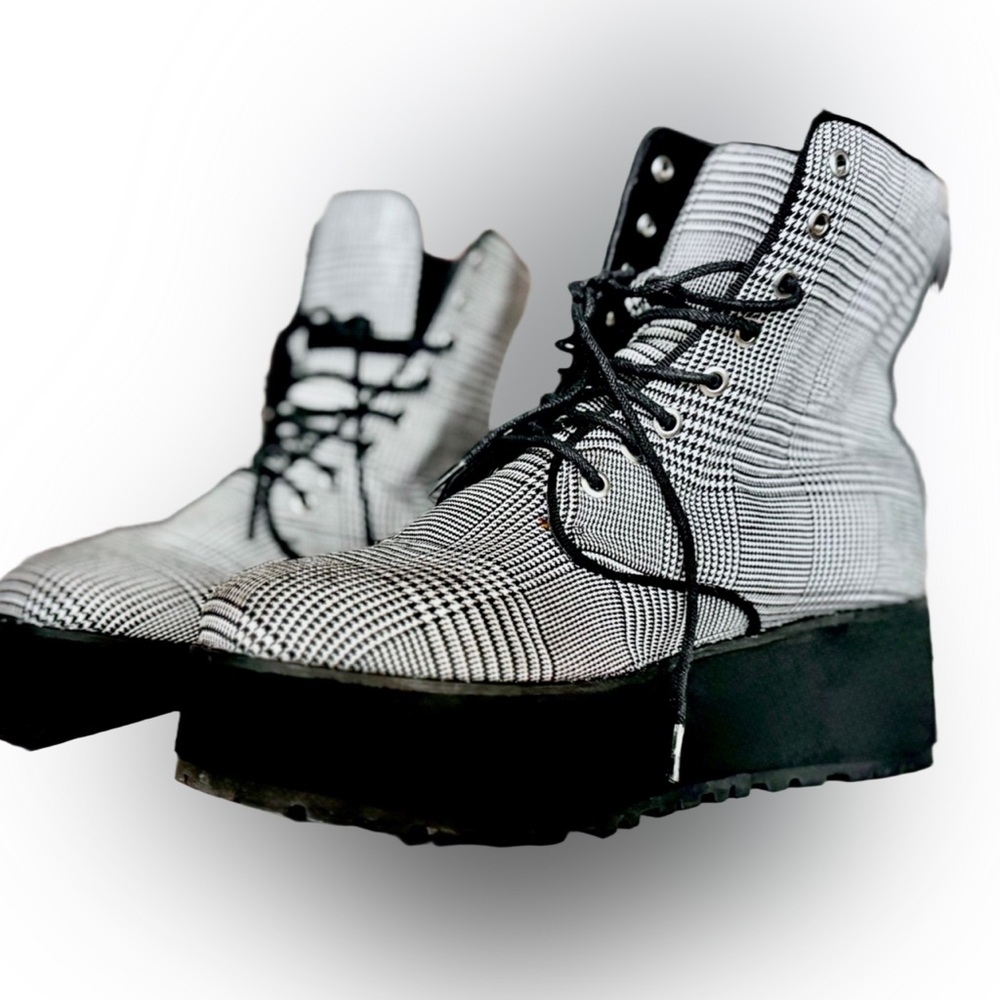 Vintage Plaid Platform Lace-Up Boots | Size 8 | Y2K Patchwork Style